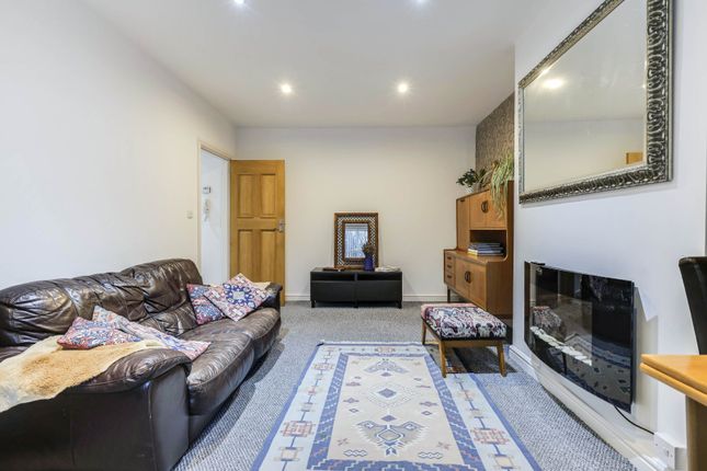 First Floor Flat, 74, Town Street, Leeds photo 3