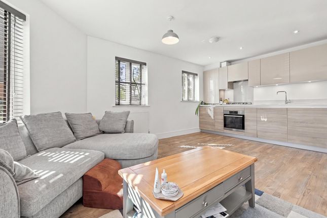 Flat 3, Chigwell photo 5