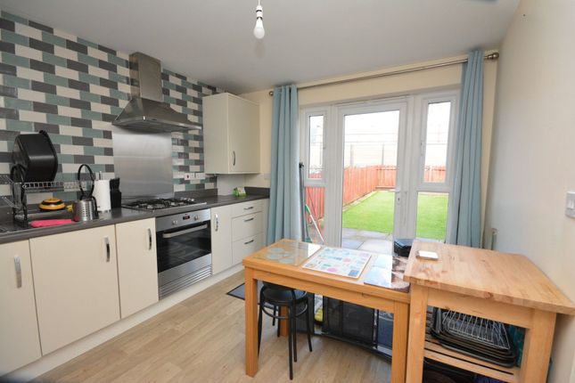 15 Hoggan Court, Bonnybridge photo 3