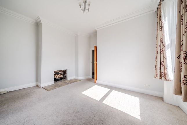 Flat D, 2, Park Villas, Leeds photo 2