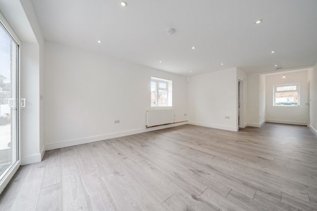 42, Bridge Road, Erith photo 3