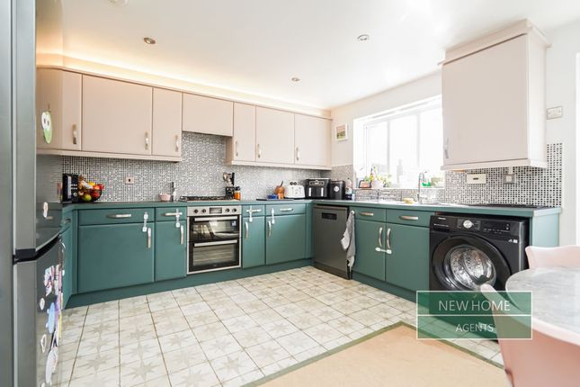 37, Middlebrook Green, Market Harborough photo 4