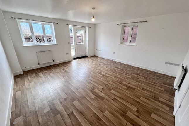 107, Pastures Avenue, Weston-Super-Mare photo 2