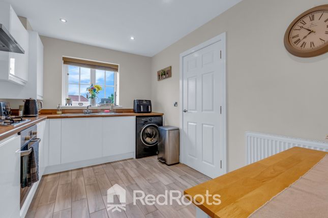 15 Springer Drive, Woodlands, South Yorkshire photo 4