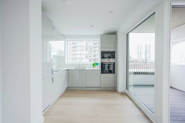 Thumbnail Flat to rent in Waltoh Heights, London