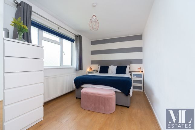 Flat for sale in Marley Walk, Willesden Green