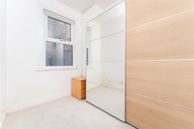 Flat for sale in Murray Road, Ealing