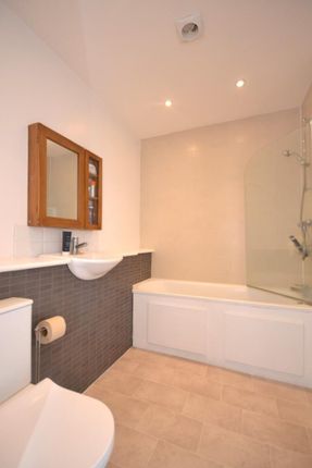 Flat 4, 98, London Road, Reading photo 5