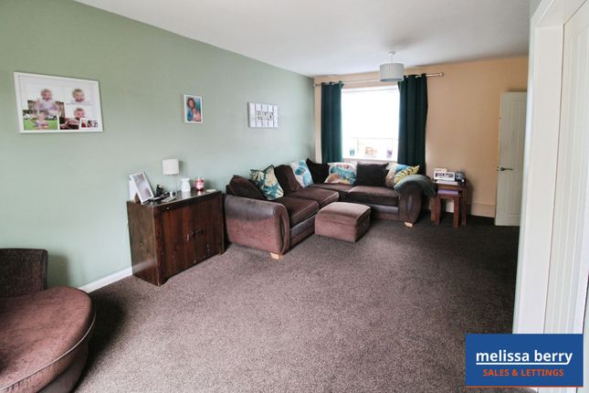 13, Tarnbrook Close, Manchester photo 4