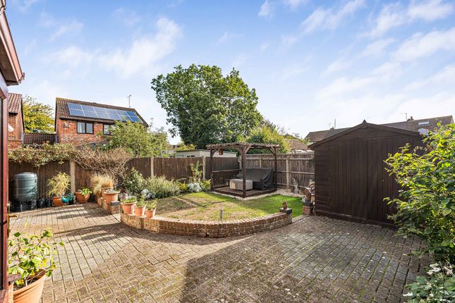 16, Wheatfields, Didcot photo 4