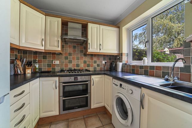 28, Rowans Way, Colchester photo 4