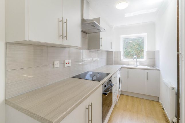 5, Waterlow Close, Newport Pagnell photo 4
