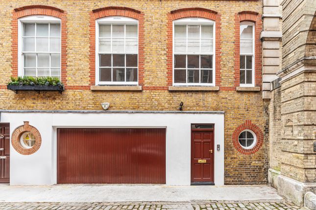 Thumbnail Mews house for sale in Grosvenor Gardens Mews North, London