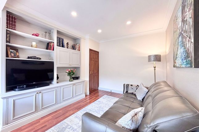 77 Methuen Road, Edgware photo 4