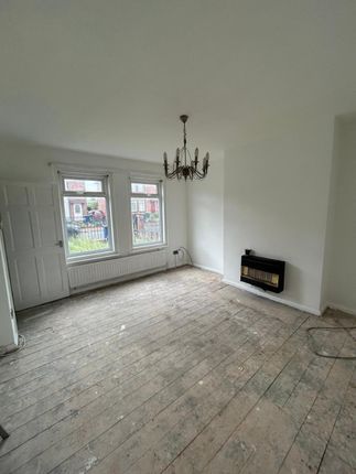 Kingston Avenue, Walker photo 2