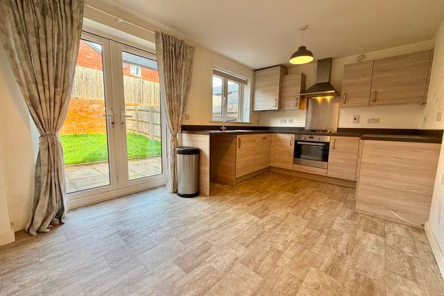 17 Barnett Way, Lydney photo 3