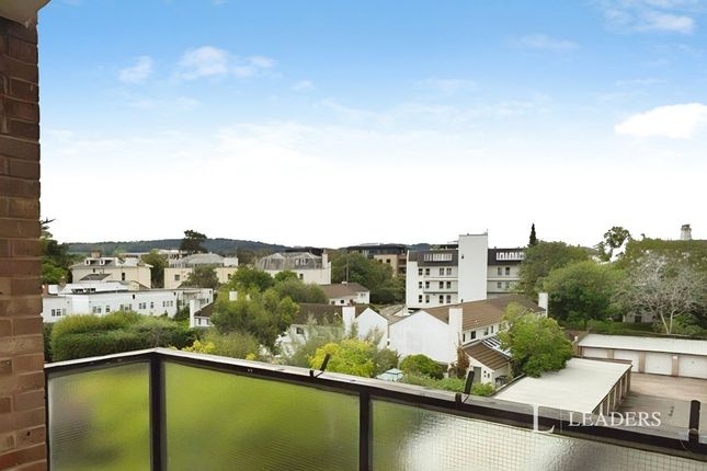 Flat 11, Queens Court, Queens Road, Gloucestershire photo 3