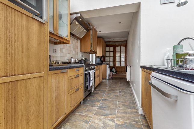 30, Valencia Road, Worthing photo 3