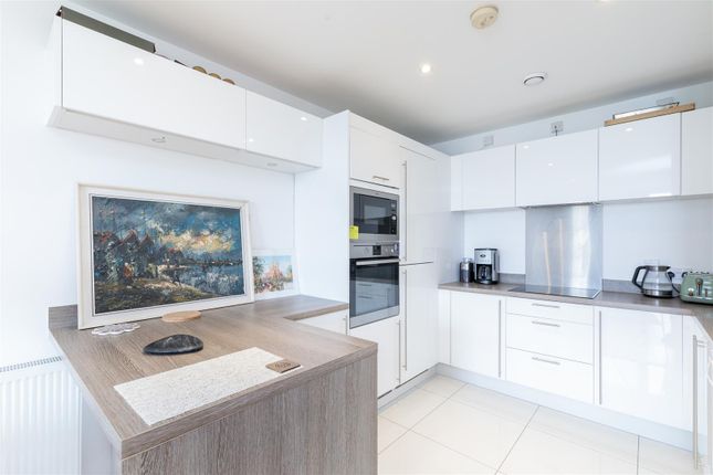 Flat 54, Graciosa Court, 176 Harford Street, London photo 2