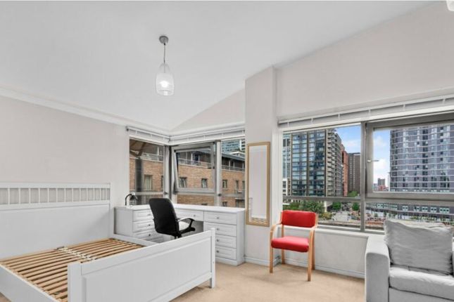 63, Meridian Place, London photo 4