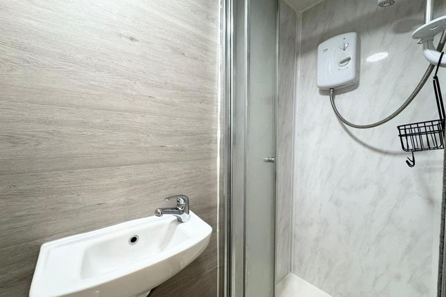 Flat 3, 51, Mulkern Road, Archway photo 3