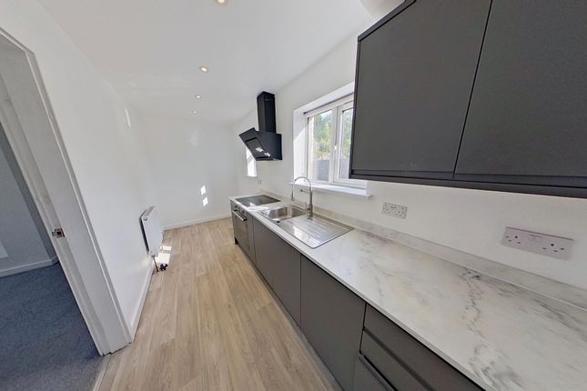 6, Ashbourne Avenue, Bradford photo 2