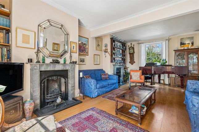 5, St. Peters Villas, London photo 3