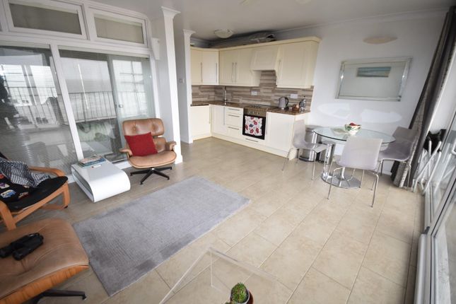 109, Redcliffe apartments, Swansea photo 4