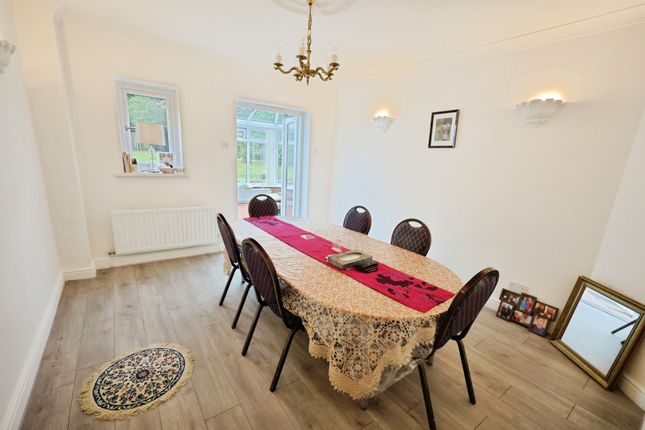 23, Acle Burn, Newton Aycliffe photo 4