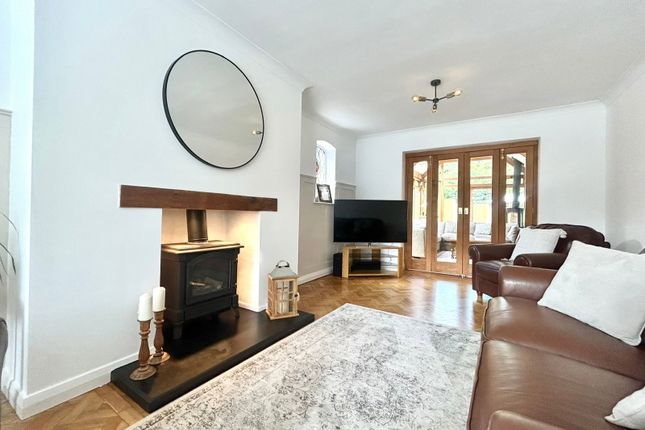 19, Elizabeth Grove, Dudley photo 4