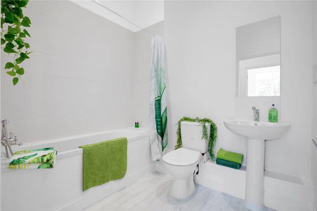 39, Vineyard Path, London photo 4