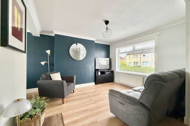 16, Maple Place, Dunipace photo 3