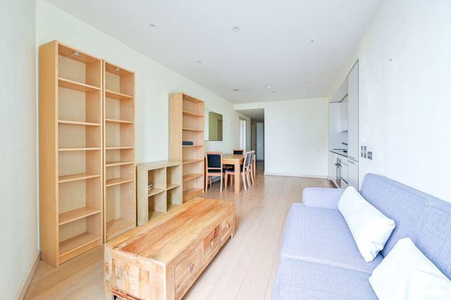 Flat for sale in Walworth Road, Elephant And Castle, London