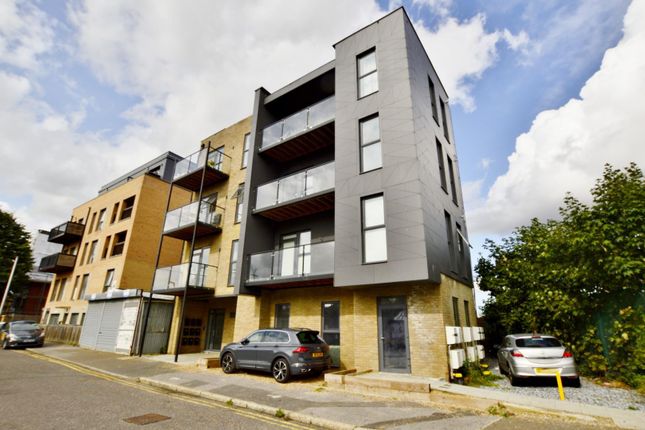 Flat for sale in North Street, Barking