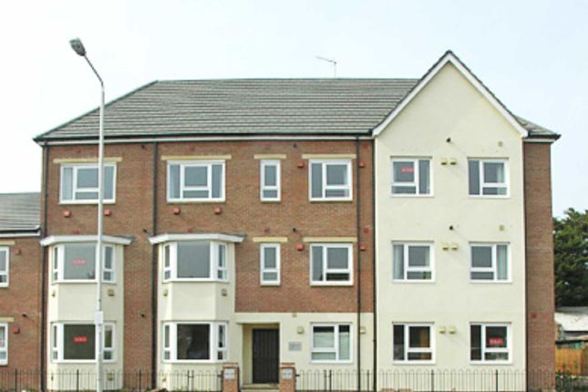 Thumbnail Flat for sale in Green Lane, Ilford
