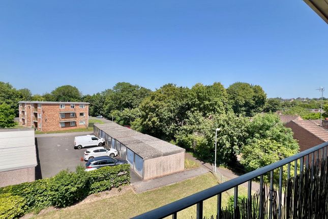 Flat 12, Wiltshire Court Wiltshire Close, Taunton photo 3