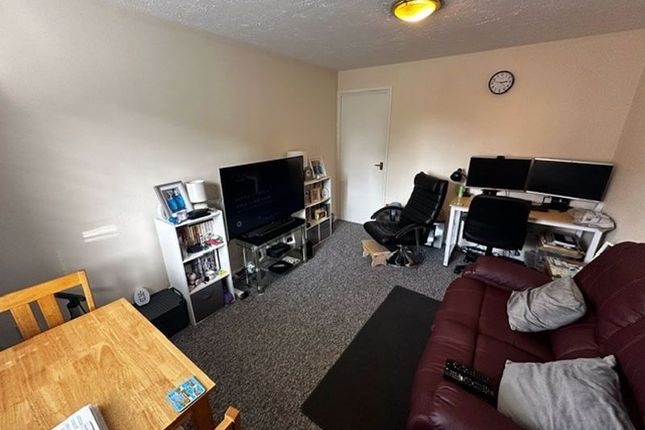29, Sunbeam Way, Hampshire photo 2