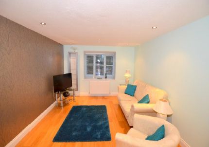 Laura Court, Harrow photo 4