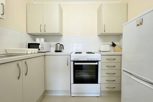 Flat for sale in Parklands Court, Sketty, Swansea