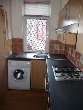 Thumbnail Property to rent in Harold Avenue, Hyde Park, Leeds