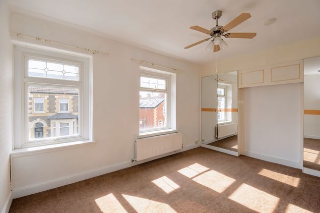 32 Pentrebane Street, Cardiff photo 5