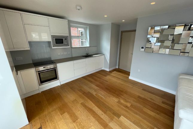 Apt 16, Connaught Place, 300 Hale Road, Altrincham photo 2
