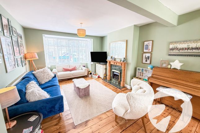 22, Elmhurst Road, London photo 2