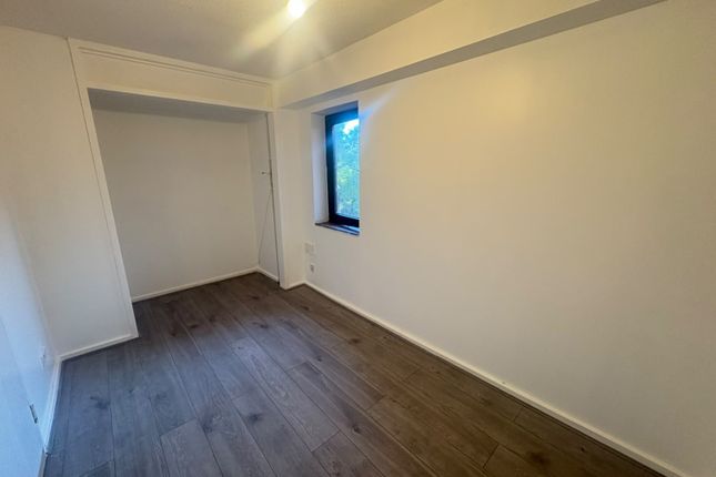 6, Netteswell Tower, HARLOW photo 5