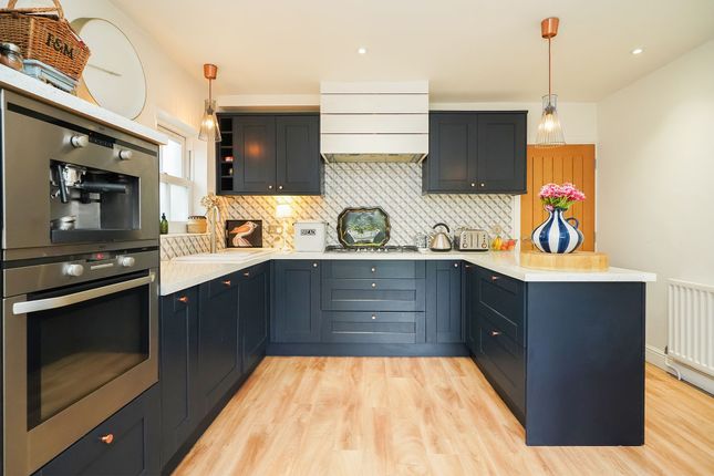 14 Moorlawn Avenue, Chesterfield photo 3
