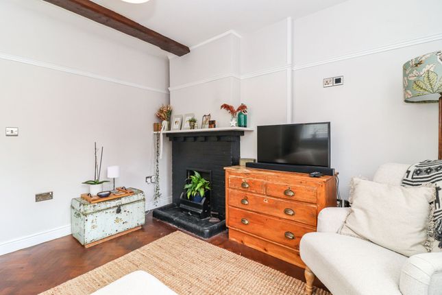 Flat 1, The Village House, Kings Langley photo 5