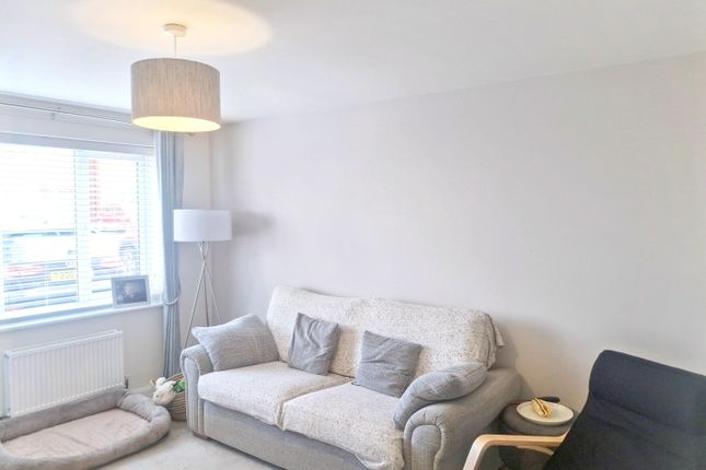 32, Thomas Tudor Way, Stonehouse photo 2