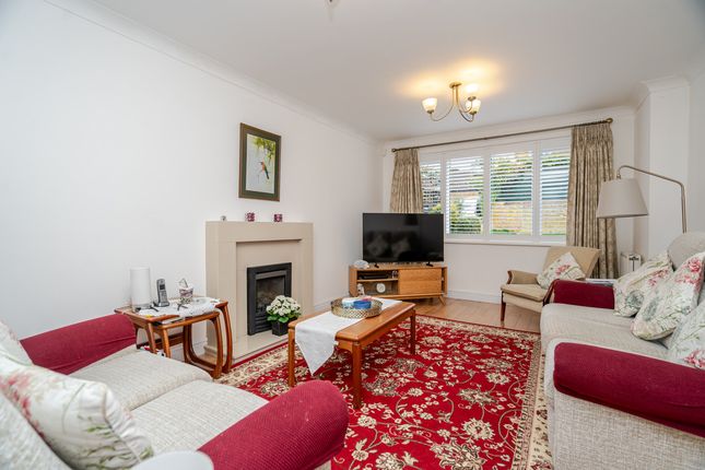 10, Greensand Ridge, Bedford photo 2
