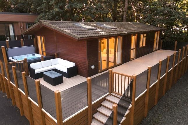 2-bed caravan on Pony Meadow 12, White Cross Bay, Ambleside Road, Windermere, £270,000