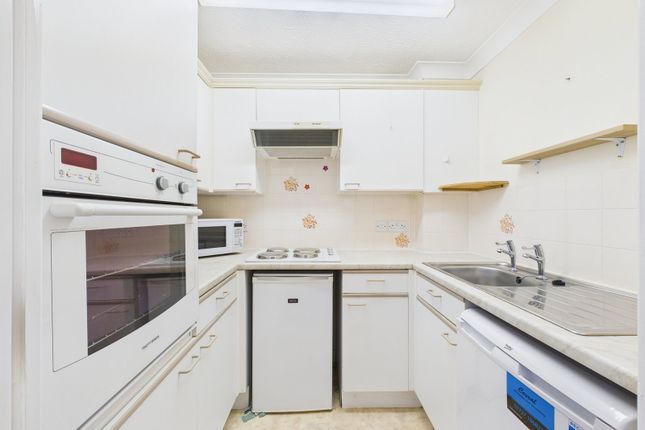 Tembani Court, Colin Road, Paignton photo 4